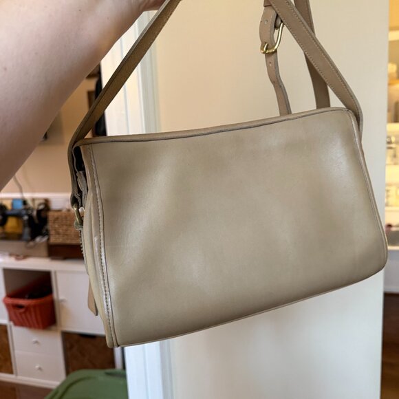 Vintage Coach Taylor Zip in stone with hang tag! - Picture 2 of 13